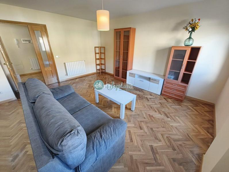 Foto d0598d82-a799-4147-8eb0-fde986d6f53e. Piso  en venta en san lorenzo, 2 dormitorios. en Segovia