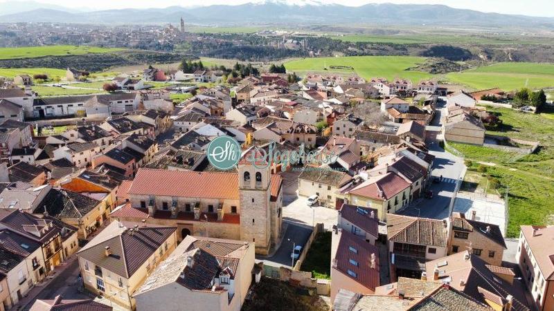 Foto b38b2f2c-4499-4b69-b09d-ae9255159853. Terrain résidentiel dans Área Rural Segovia