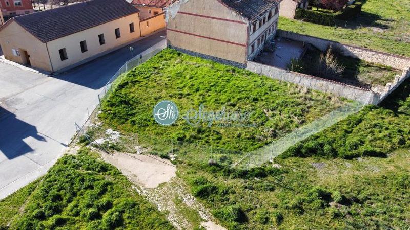 Foto ef1abc97-a30f-4c60-ad03-0d08f22fa6be. Terrain résidentiel dans Área Rural Segovia