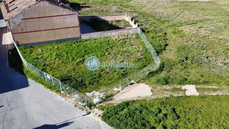 Foto f67c7fc5-44e6-4aa4-870d-7254eeacce7e. Terrain résidentiel dans Área Rural Segovia