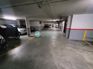 Location Parking voiture à Plaza Mayor - San Agustín. Garaje en alquiler en centro  santa eulalia.