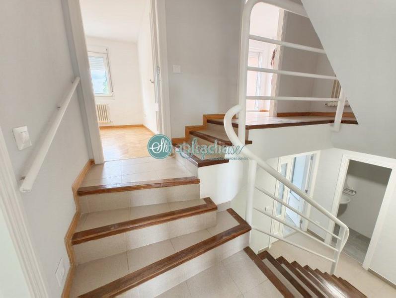 Foto 02b2a384-f9b2-4d58-a822-3df0cccf78dc. Chalet with heating parking in Lastrilla (La)