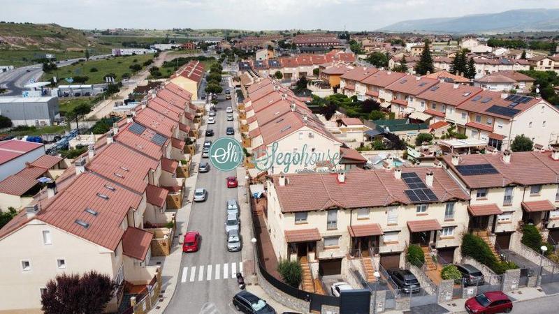 Foto 04ec6c7a-53fd-4e64-abf6-3c952b83c82e. Chalet with heating parking in Lastrilla (La)