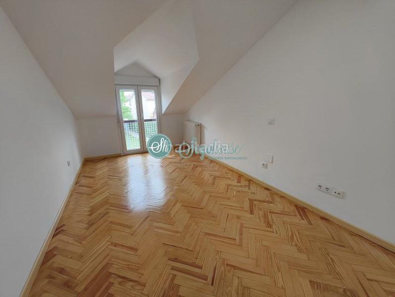 Foto 11dc3bab-b413-439c-aec3-d36b1642e5c8. Chalet with heating parking in Lastrilla (La)