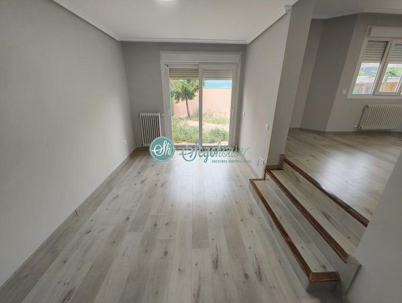 Foto 26cc0869-333f-4deb-ac9e-ce3171fc6259. Chalet with heating parking in Lastrilla (La)