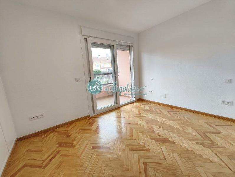 Foto 2fa1d692-c246-4d1c-a2b2-3ef6aa7178d0. Chalet with heating parking in Lastrilla (La)