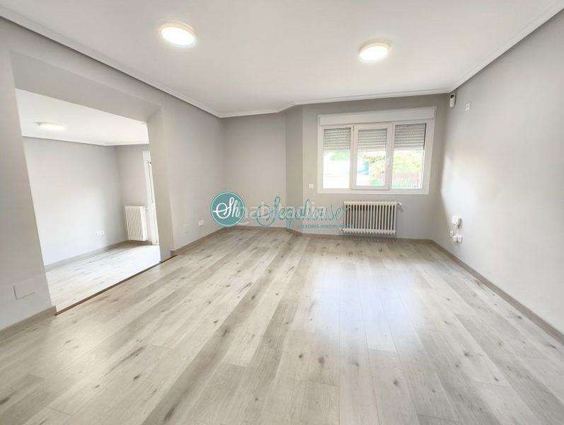 Foto 34291904-6f16-4c01-bc15-6244f93c9f0d. Chalet with heating parking in Lastrilla (La)