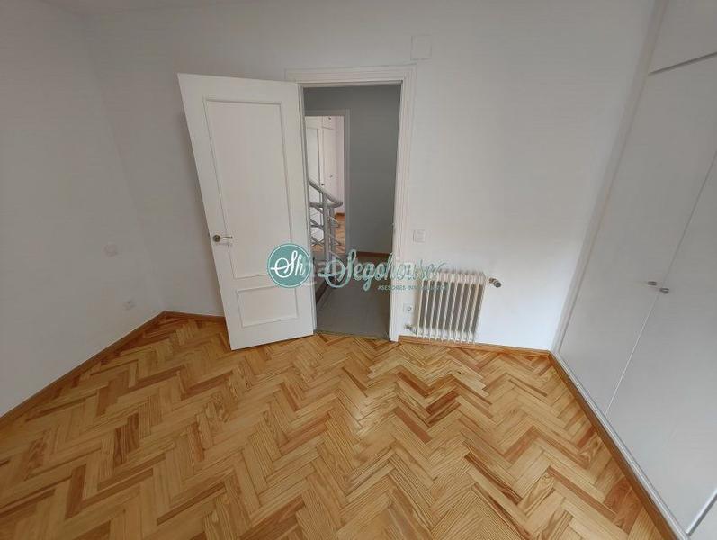 Foto 6023c073-604d-4123-bbb2-bca1c133a469. Chalet with heating parking in Lastrilla (La)