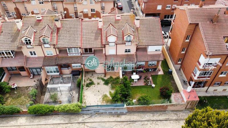 Foto 698ef188-001f-48be-8120-a86b02e0cc54. Chalet with heating parking in Lastrilla (La)