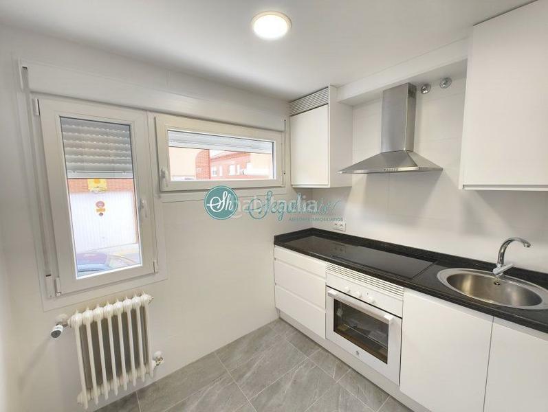 Foto 773b2dff-3e4e-4d95-8661-a613fd4afca9. Chalet with heating parking in Lastrilla (La)