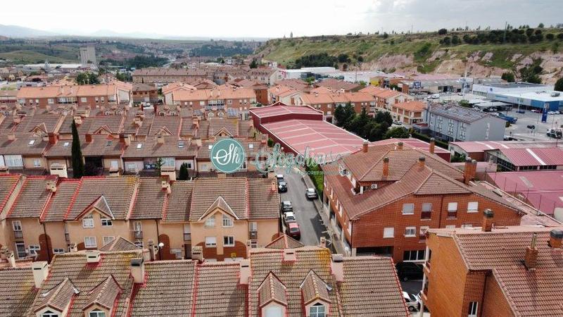 Foto 7f148ce2-621c-4cf7-b7fb-c355627850bb. Chalet with heating parking in Lastrilla (La)