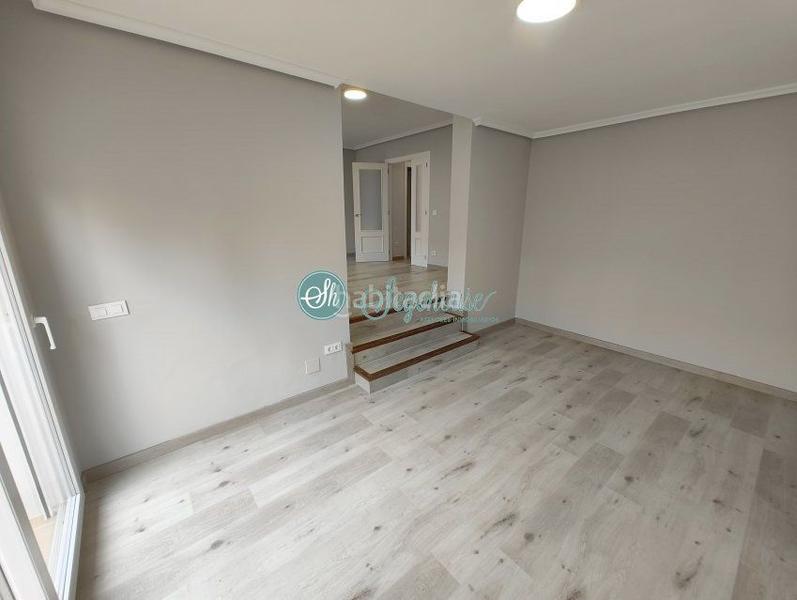 Foto 87e7c6d4-2018-46c5-b5c3-98753e35cd3f. Chalet with heating parking in Lastrilla (La)