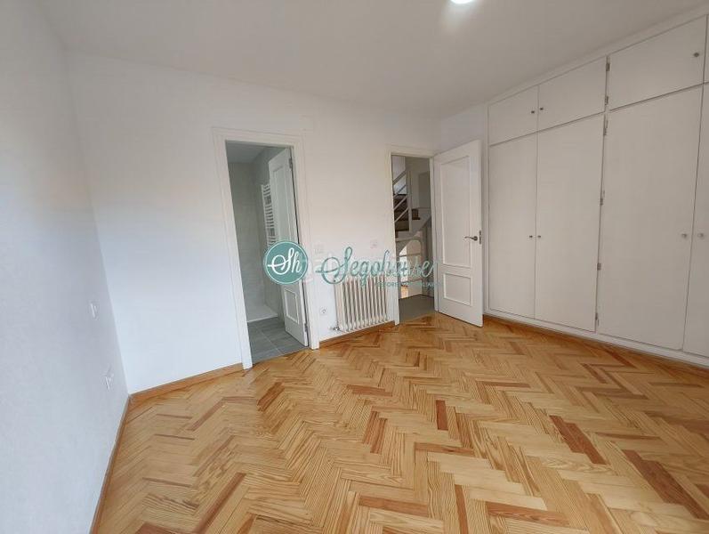 Foto 8bbb54a0-eed6-4f4f-90e0-0629f453b2cf. Chalet with heating parking in Lastrilla (La)