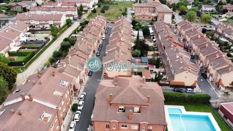 Foto 92304607-a1a0-44a2-b82b-059245ec8722. Chalet with heating parking in Lastrilla (La)