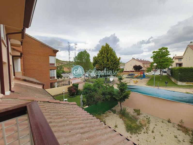 Foto 963abfdd-9f5b-4c57-9194-9734f97a8ef7. Chalet with heating parking in Lastrilla (La)