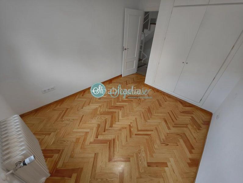 Foto ace8fd2c-eba2-4a15-9881-441a7c977ff8. Chalet with heating parking in Lastrilla (La)