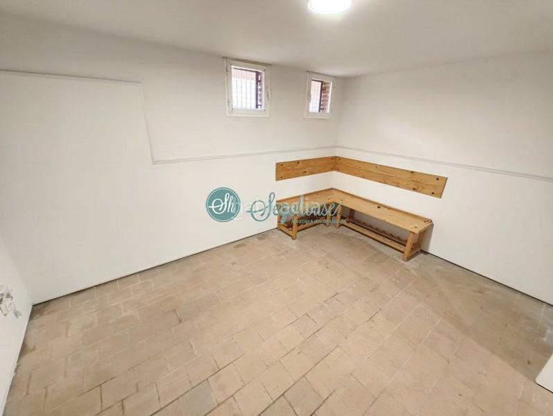 Foto b146134d-6a4e-4948-9f14-146ed102fe17. Chalet with heating parking in Lastrilla (La)