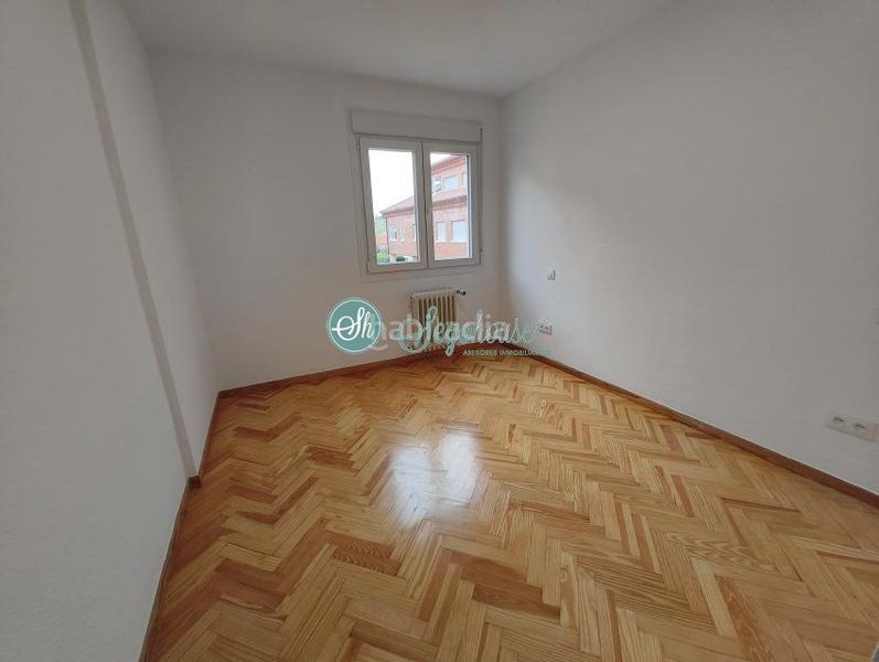 Foto d0676933-7cf7-4a9f-ae55-d3037589aa0f. Chalet with heating parking in Lastrilla (La)