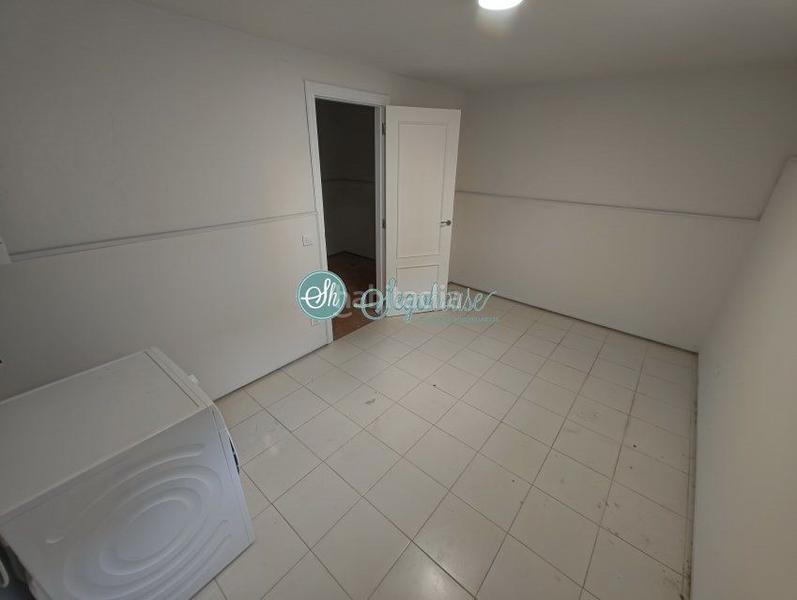 Foto f344b519-1857-4930-806f-ce2f8da8e666. Chalet with heating parking in Lastrilla (La)