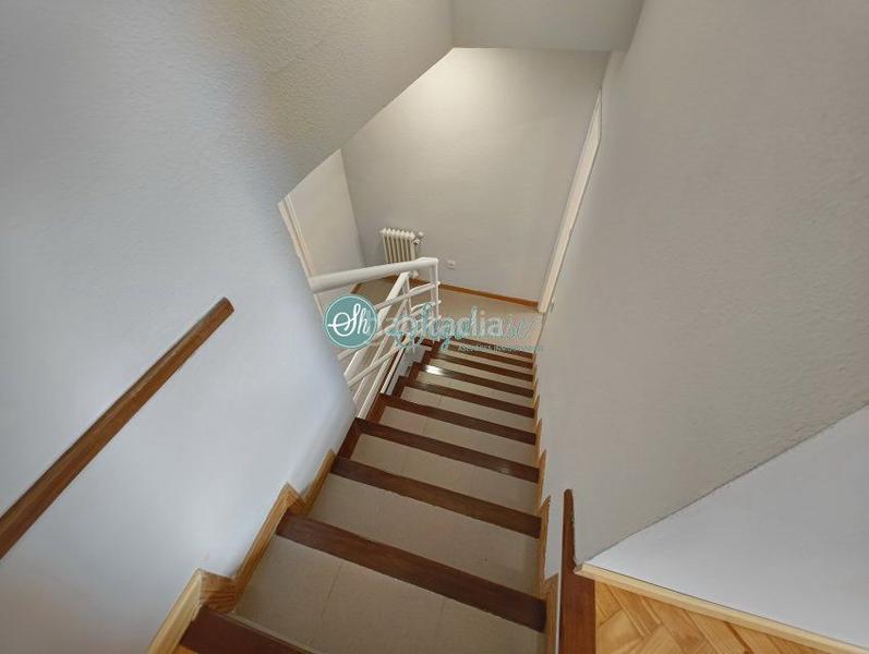 Foto f8dea3af-0f8d-4f84-a3c7-ade2e602ca74. Chalet with heating parking in Lastrilla (La)