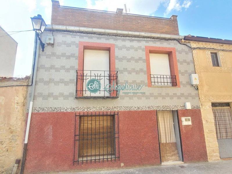 Foto db5860c8-f519-4097-abfc-fc7e43b0ab16. Casa a Bernuy de Porreros