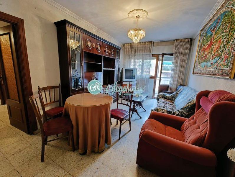 Foto d8cefbd2-ebd1-45a1-b58b-37b58c34b417. Etagenwohnung mit heizung in Via Romana Segovia