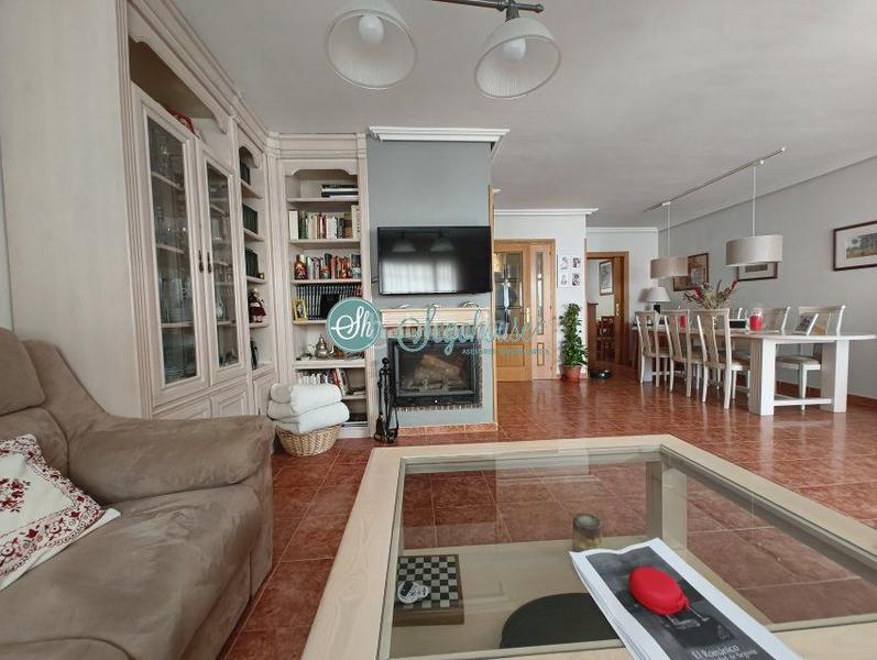 Foto 17539be7-1e1e-4750-acf3-2b95e5b04562. Xalet amb calefacció aparcament a Sector Plaza de Toros Segovia