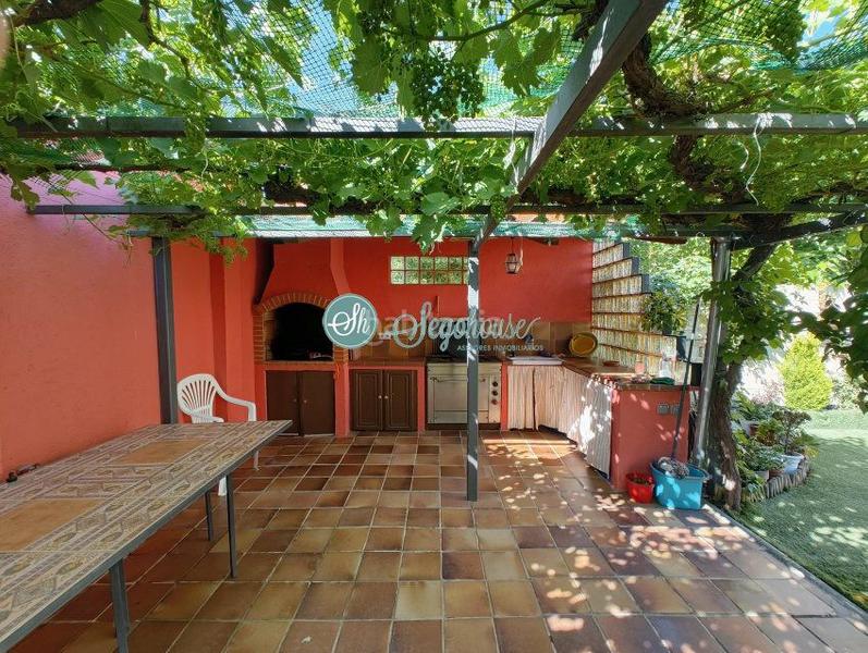 Foto 6fa16025-8f29-4f96-b9cf-0258aca10b9a. Xalet amb calefacció aparcament a Sector Plaza de Toros Segovia