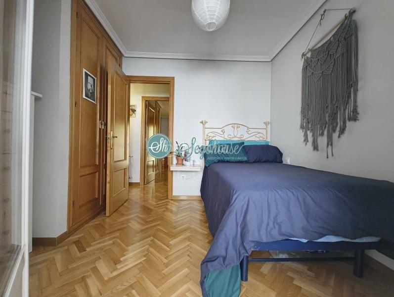 Foto b4bb1a01-4980-455a-8113-faddafd106a9. Xalet amb calefacció aparcament a Sector Plaza de Toros Segovia