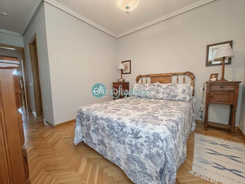 Foto b815199d-4807-4dba-a0a7-c020cbbf42e5. Xalet amb calefacció aparcament a Sector Plaza de Toros Segovia