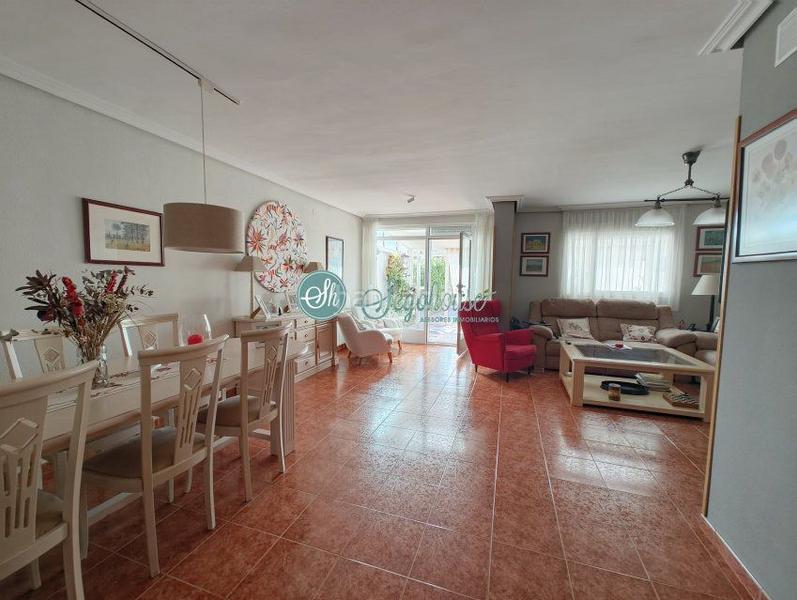 Foto d28524f9-e195-4c22-b76f-54351ebcbc20. Xalet amb calefacció aparcament a Sector Plaza de Toros Segovia