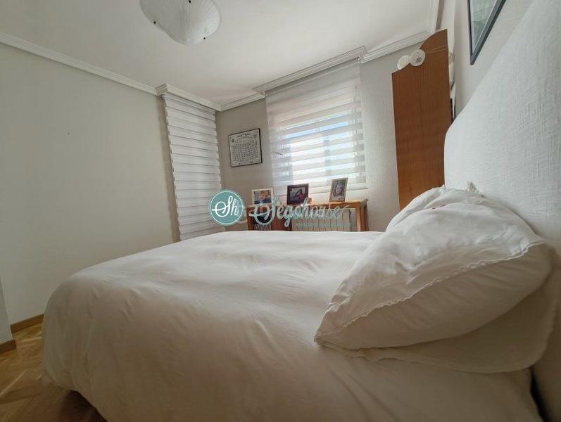 Foto e54660f1-0549-4f82-bf51-46f405b030c5. Xalet amb calefacció aparcament a Sector Plaza de Toros Segovia