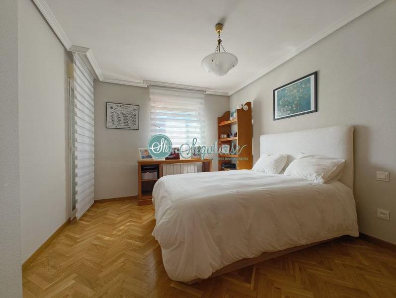 Foto e5f1ce64-4009-4d97-b180-c0dfb229afb4. Xalet amb calefacció aparcament a Sector Plaza de Toros Segovia