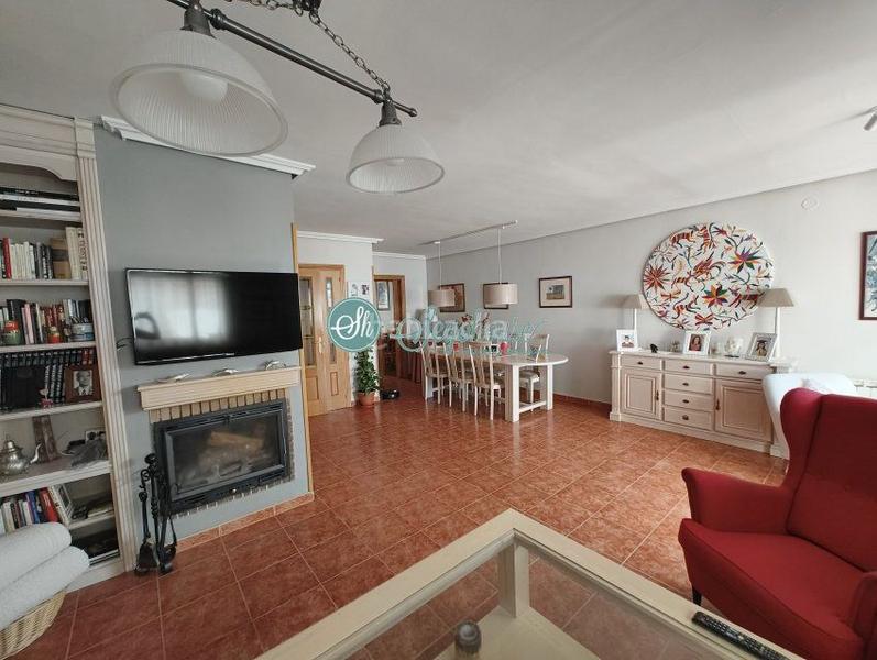 Foto f77755fc-ff0a-4a16-9d4f-f5b8d5468bbe. Xalet amb calefacció aparcament a Sector Plaza de Toros Segovia