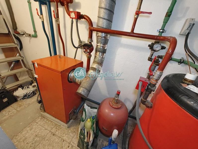 Foto 0d2b2613-c638-4ce0-bc06-34d54c257cf0. Chalet  en venta en san lorenzo, 4 dormitorios. en Segovia