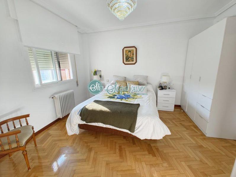 Foto 14b16b5b-dacc-403a-9d6b-2662e9298d2e. Chalet  en venta en san lorenzo, 4 dormitorios. en Segovia