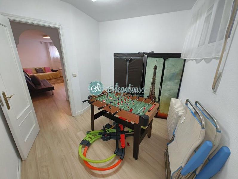 Foto 33e3c96d-7d87-4fff-9074-4d8aa636d52f. Chalet  en venta en san lorenzo, 4 dormitorios. en Segovia