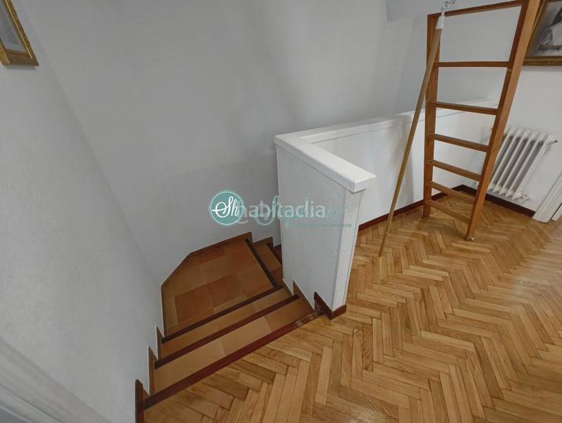 Foto 33fadf7c-8f8a-45c4-a7bf-51aa35fe5a1a. Chalet  en venta en san lorenzo, 4 dormitorios. en Segovia