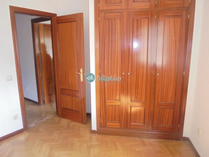 Foto 3a09c6ff-e9db-4dce-aa19-8a1b0a4f8fcf. Chalet  en venta en san lorenzo, 4 dormitorios. en Segovia