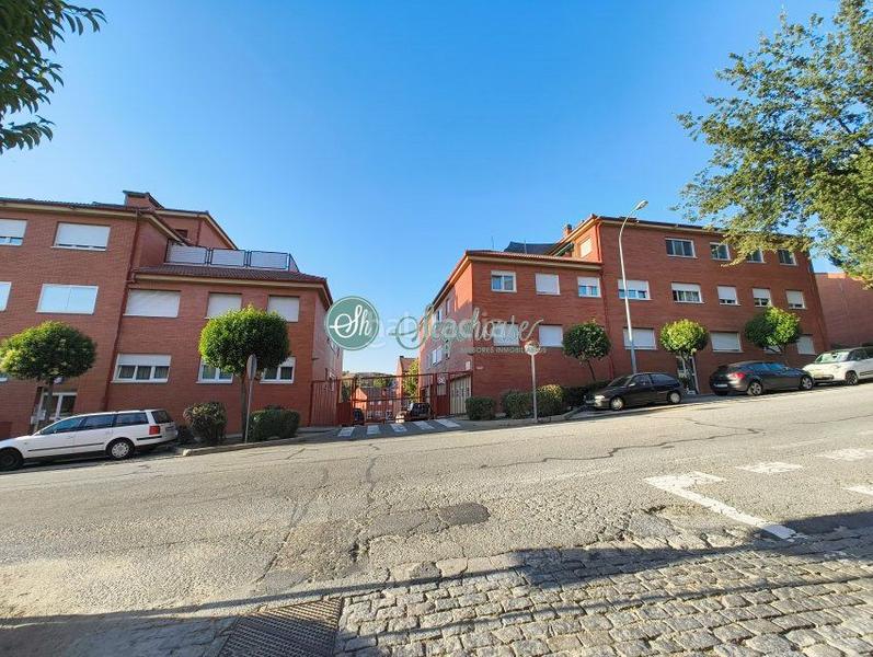 Foto 51cd47a7-e737-4bcd-9972-d40f6dc6d61b. Chalet  en venta en san lorenzo, 4 dormitorios. en Segovia