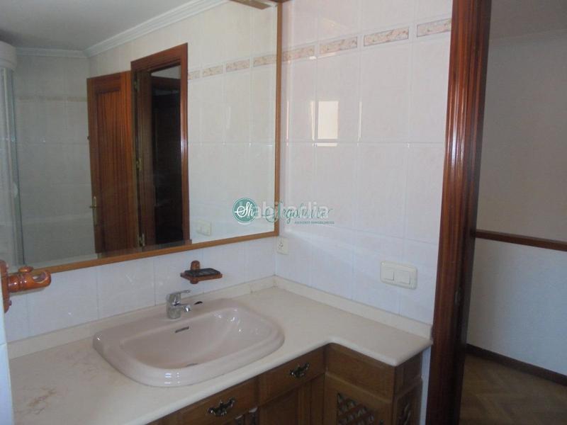 Foto 6ca3ecba-7e4f-43f0-bb4c-2a3c67ac8b51. Chalet  en venta en san lorenzo, 4 dormitorios. en Segovia
