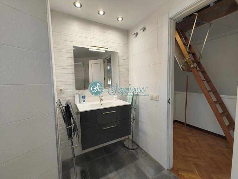 Foto 8a94142c-9408-4dce-9974-209cc10299f7. Chalet  en venta en san lorenzo, 4 dormitorios. en Segovia