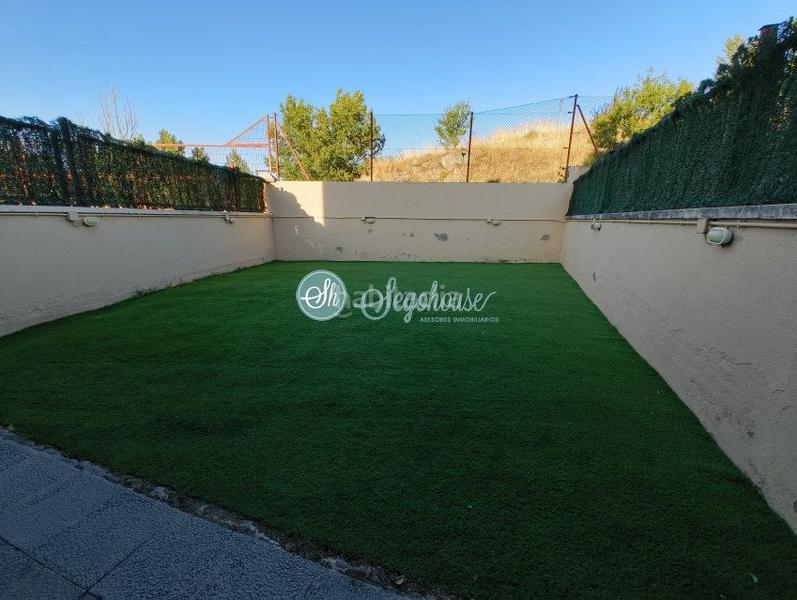 Foto 989fe2b6-4646-45b9-b63a-ae87175c111e. Chalet  en venta en san lorenzo, 4 dormitorios. en Segovia