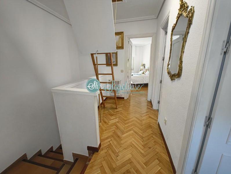 Foto ae713806-e084-4e19-8f57-57775dc29b31. Chalet  en venta en san lorenzo, 4 dormitorios. en Segovia