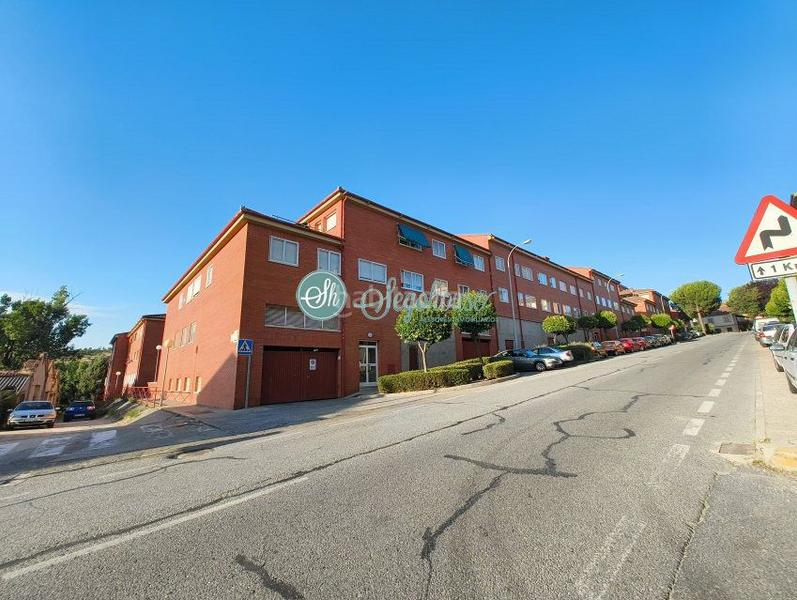 Foto c161b7bc-ba83-4cdd-b75d-53120c2f5bfb. Chalet  en venta en san lorenzo, 4 dormitorios. en Segovia