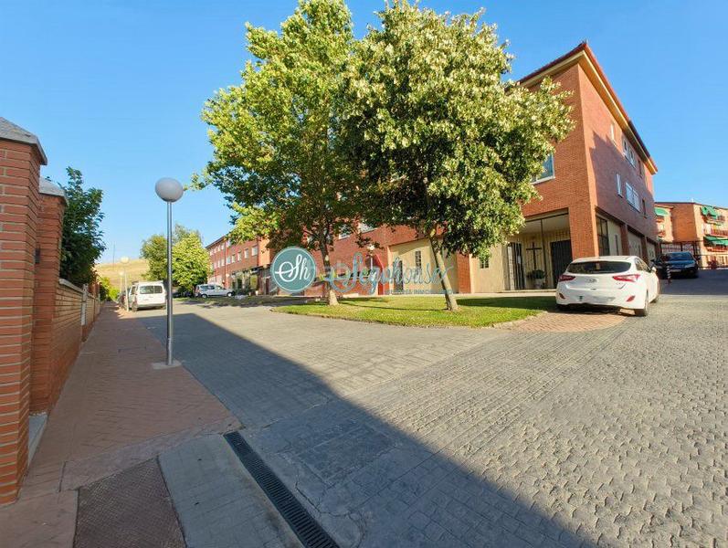 Foto cbb534ec-94f6-4eb1-819c-40faafcc7b55. Chalet  en venta en san lorenzo, 4 dormitorios. en Segovia