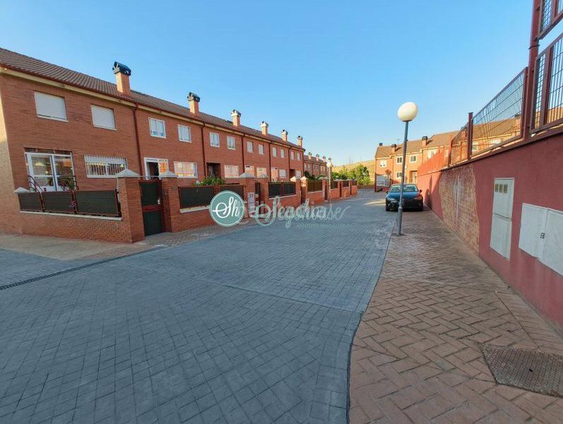 Foto f1a0f581-b70d-4041-8f0f-4000ded91347. Chalet  en venta en san lorenzo, 4 dormitorios. en Segovia