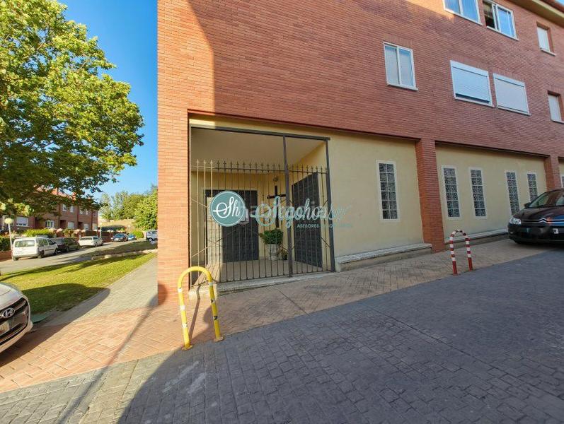 Foto fc96f79b-8dfe-460d-a83e-e4f5728399ea. Chalet  en venta en san lorenzo, 4 dormitorios. en Segovia