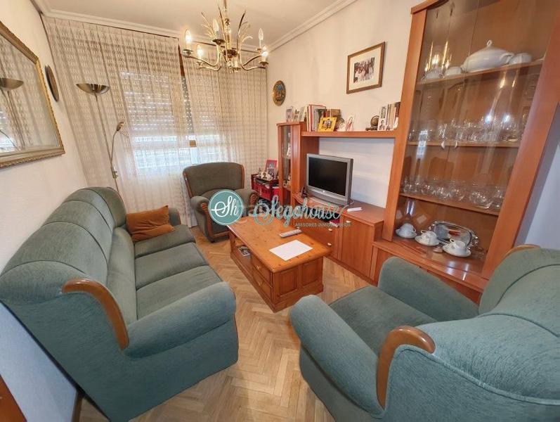 Foto 08b26a4d-e4e5-4dca-8a21-e21c072d5702. Piso  en venta en nueva , 4 dormitorios. en Sector Plaza de Toros Segovia