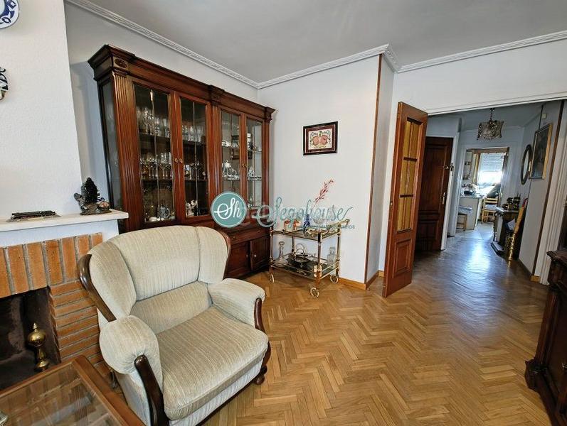 Foto 2a3c3bae-3ac8-442a-897b-75cdcb29c889. Piso  en venta en nueva , 4 dormitorios. en Sector Plaza de Toros Segovia